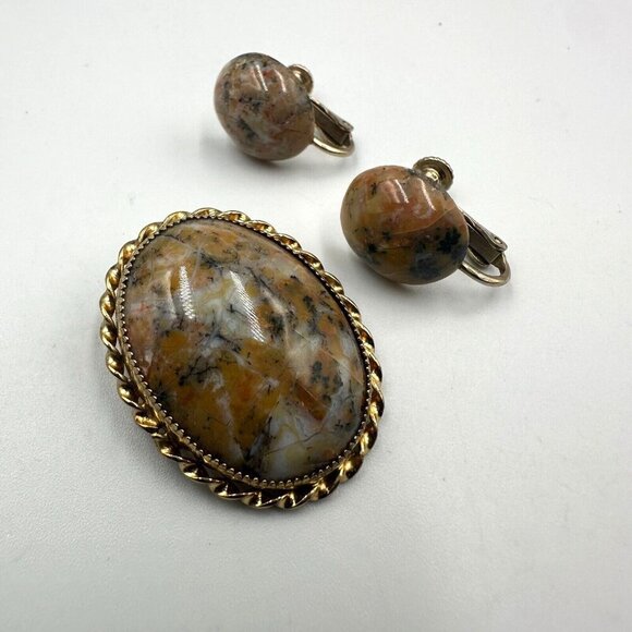 3/$30 Vintage Brooch Earring Set Gold Tone Brown Granite Design Screw Back 1.5" - Picture 2 of 15